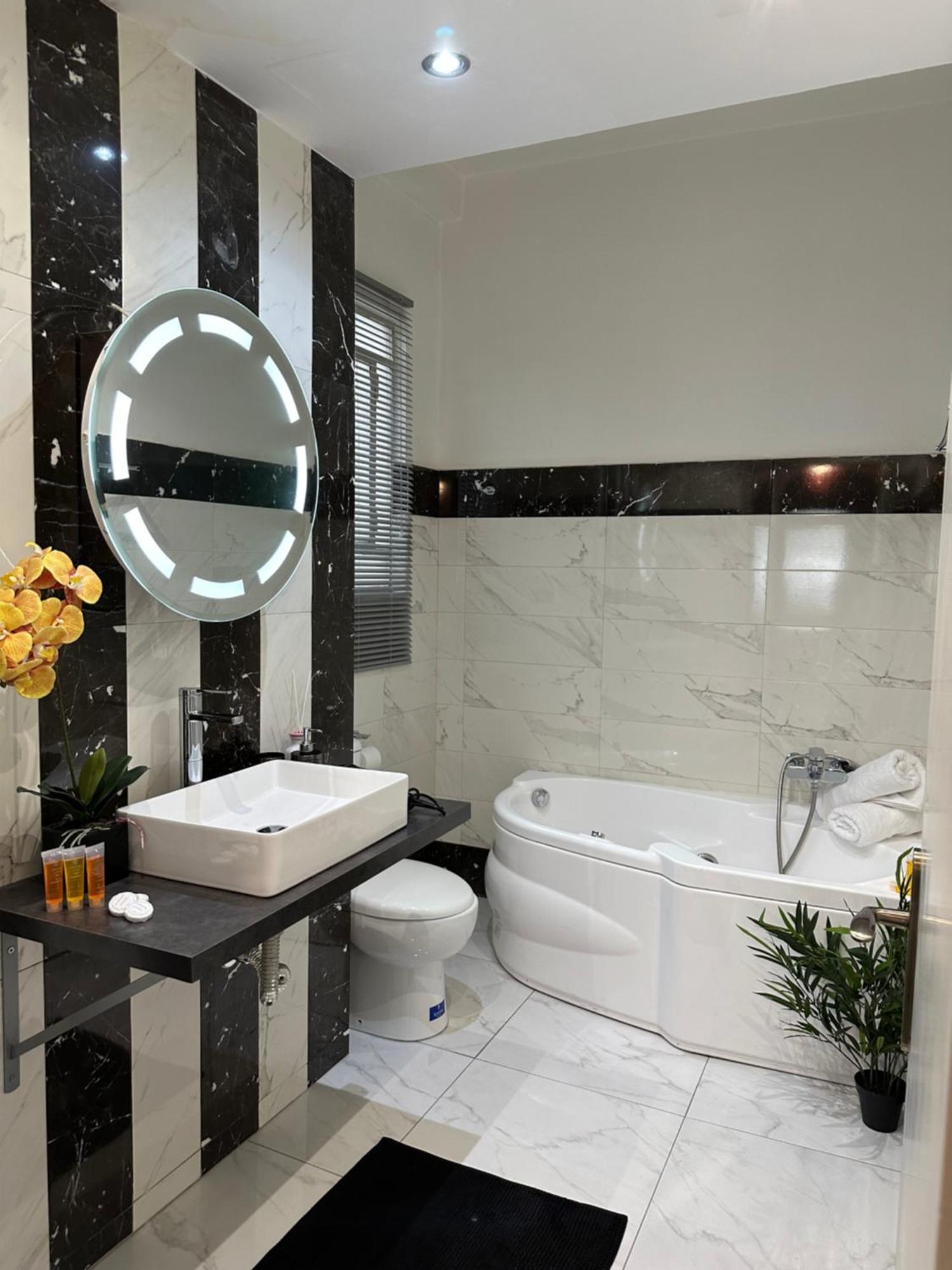2 Bd Apt In Syntagma With Acropolis View Athen Exterior foto